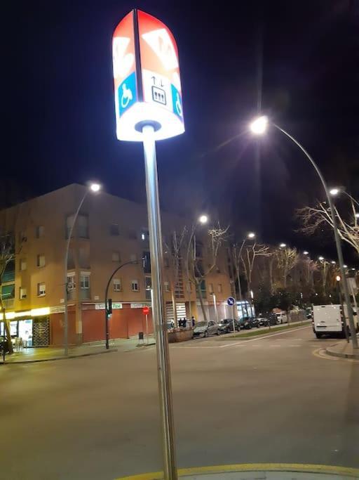 Gran Apartamento Cerca Del Aeropuerto Appartamento El Prat de Llobregat Esterno foto